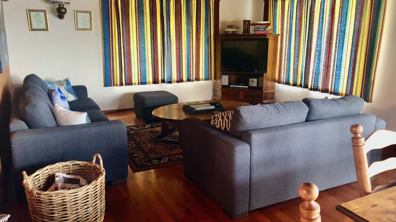 Photo of Livingroom in Tuateawa