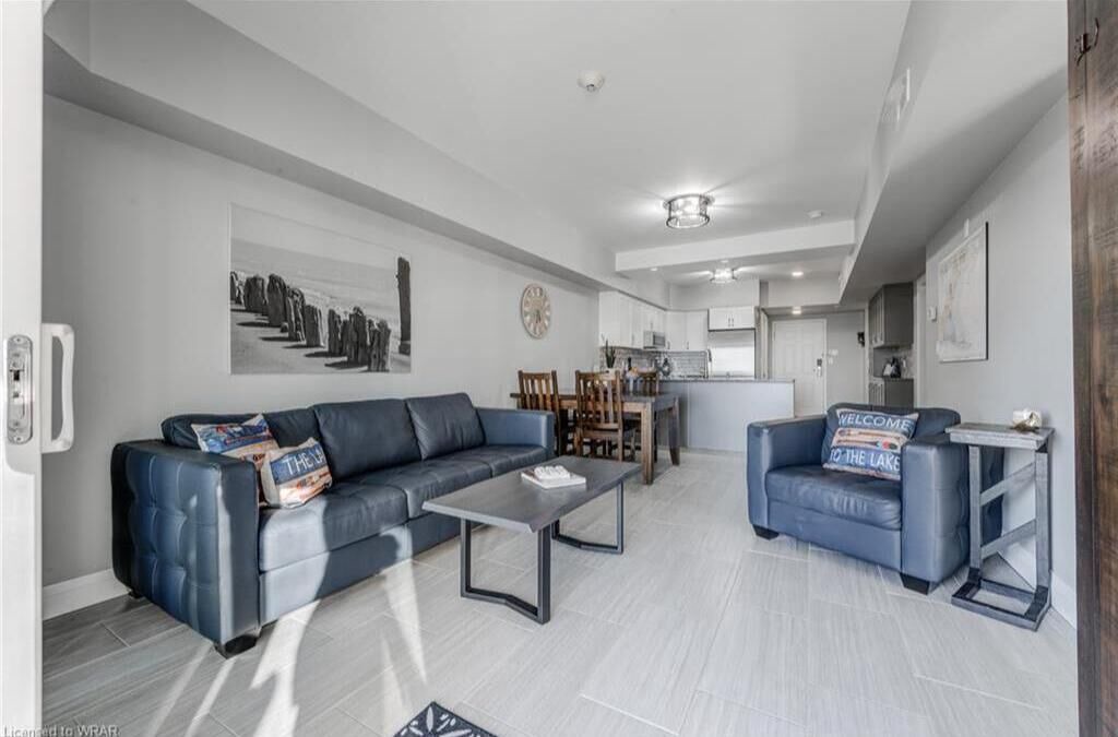 Photo of Livingroom in Long Point
