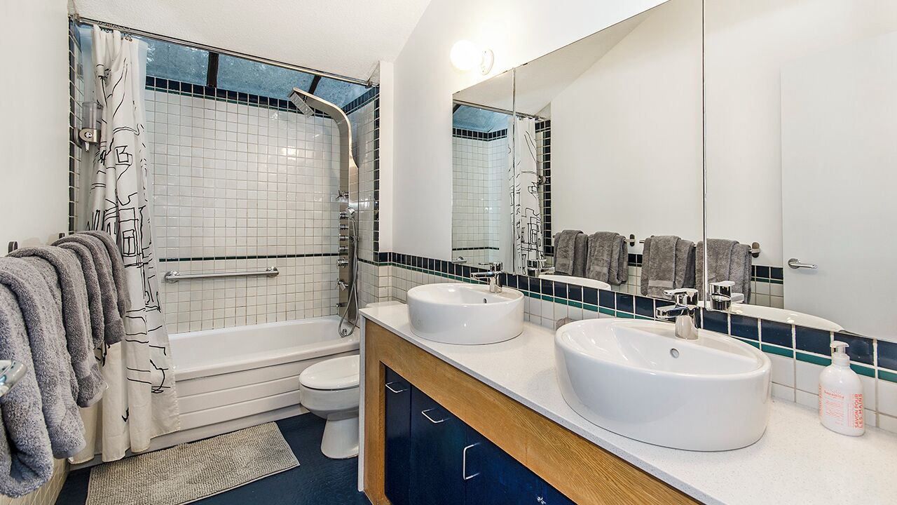 Photo of Bathroom in Upper Lonsdale