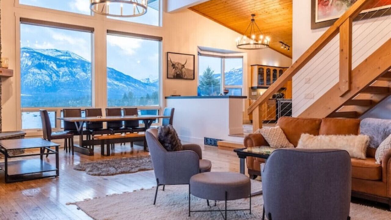 Photo of Livingroom in East Kootenay