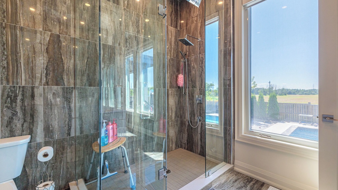 Photo of Bathroom in Niagara Falls
