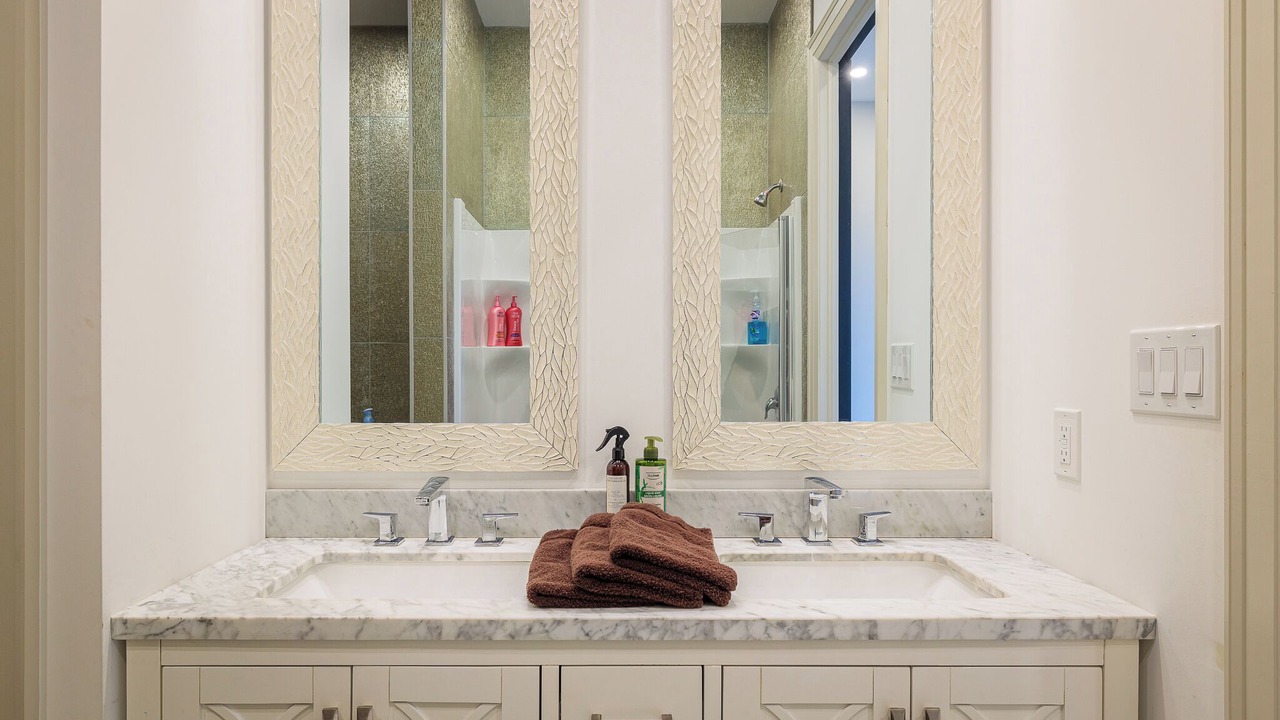 Photo of Bathroom in Niagara Falls