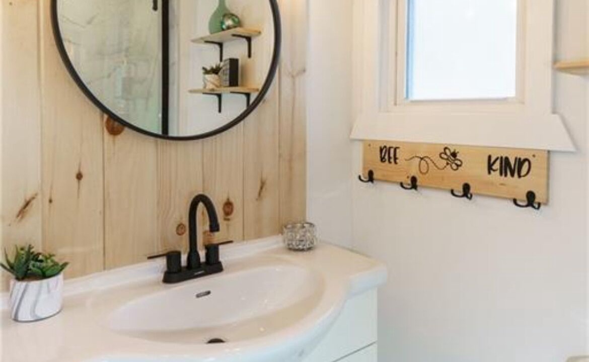 Photo of Bathroom in Utterson