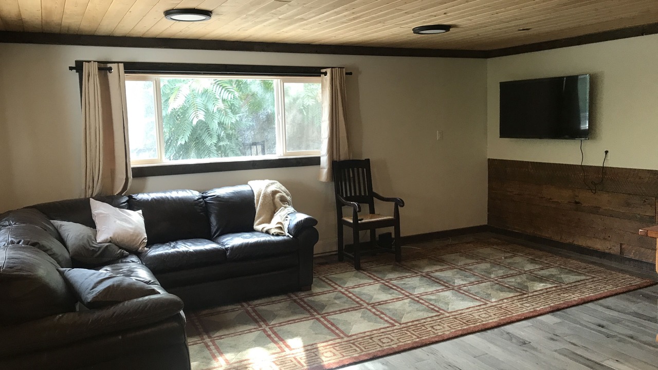 Photo of Livingroom in Lillooet