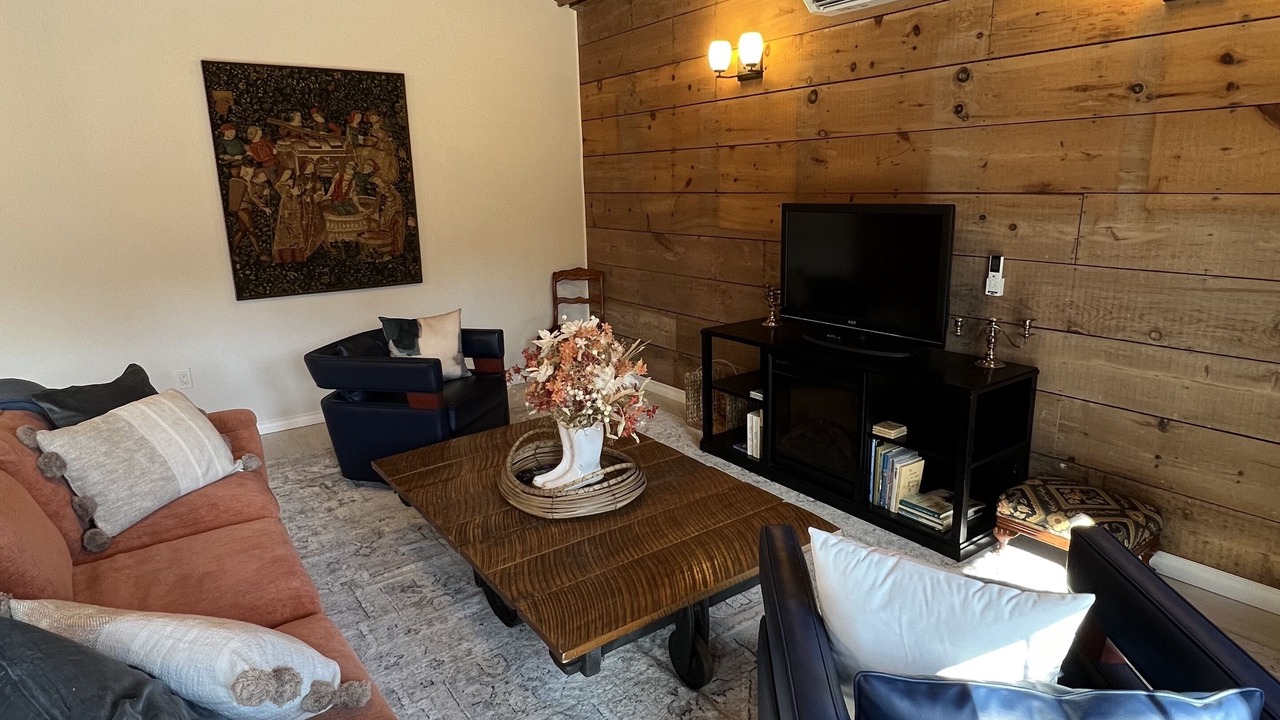 Photo of Livingroom in Beamsville