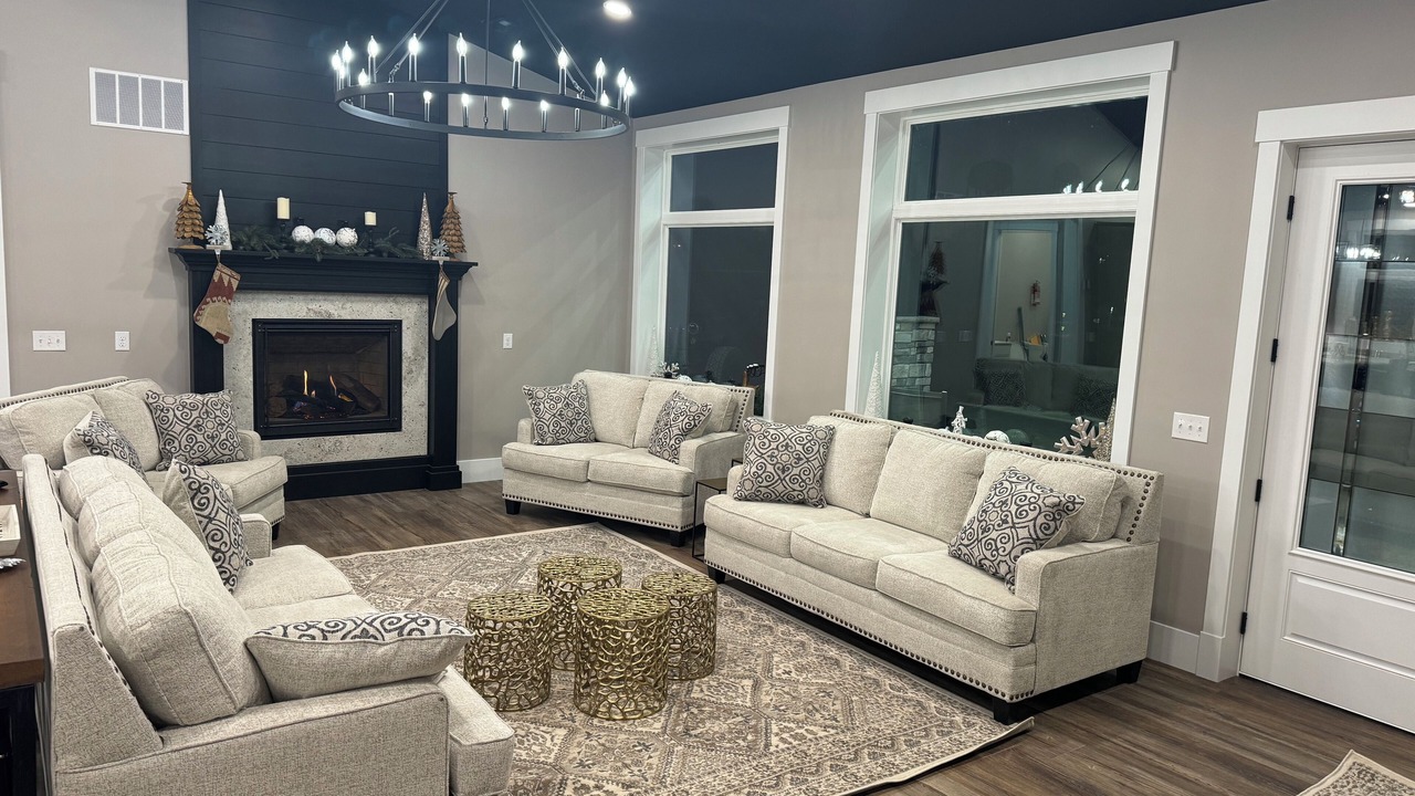 Photo of Others in Aurora