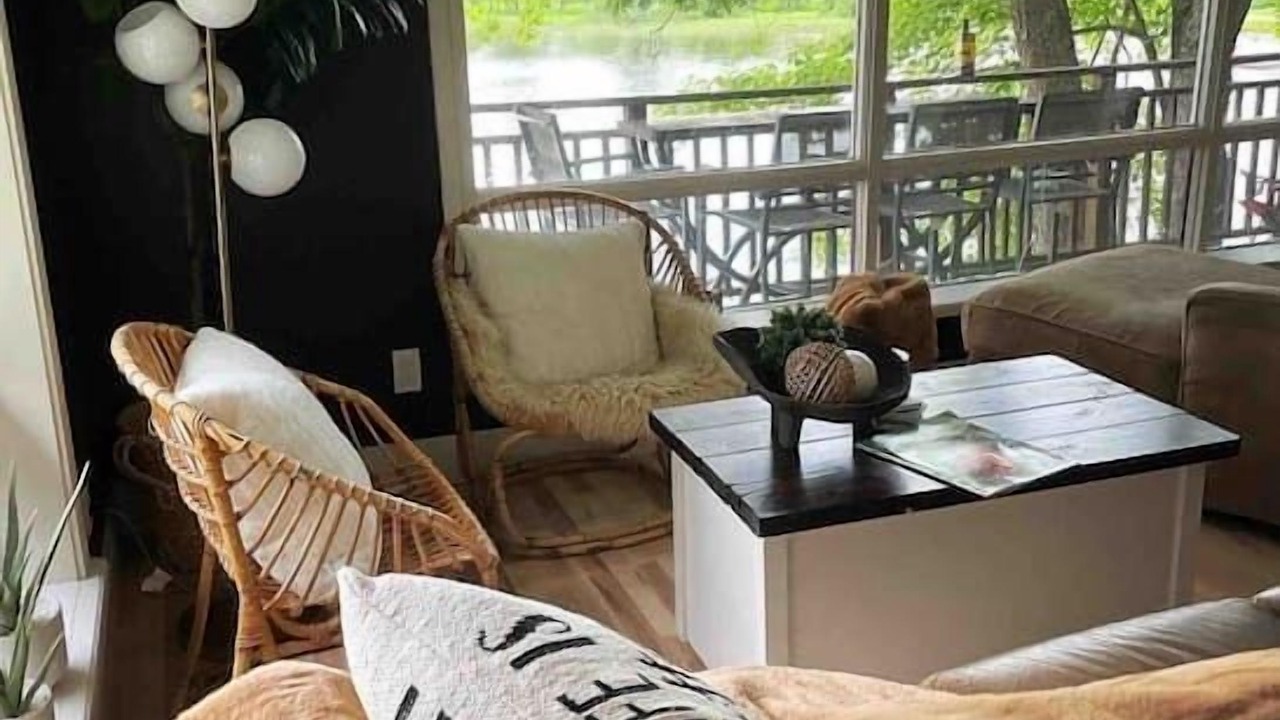 Photo of Livingroom in Utterson