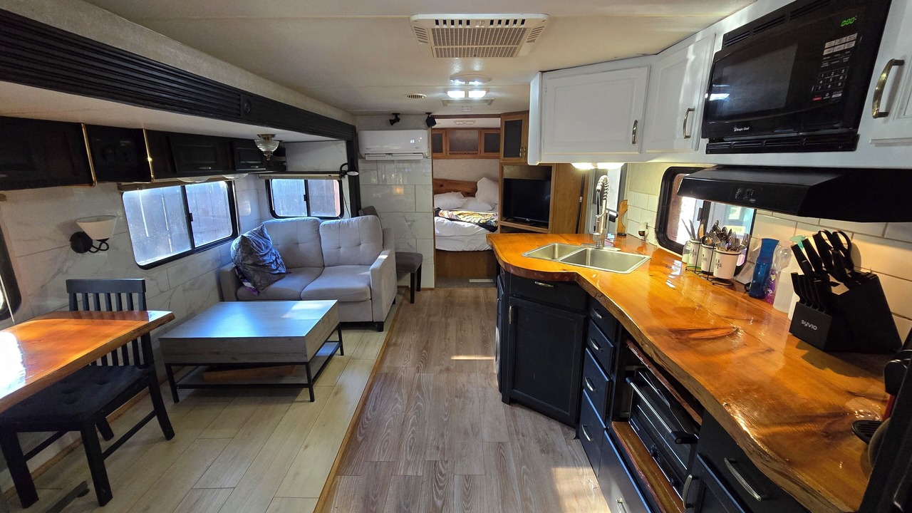 Photo of Livingroom in North Cowichan