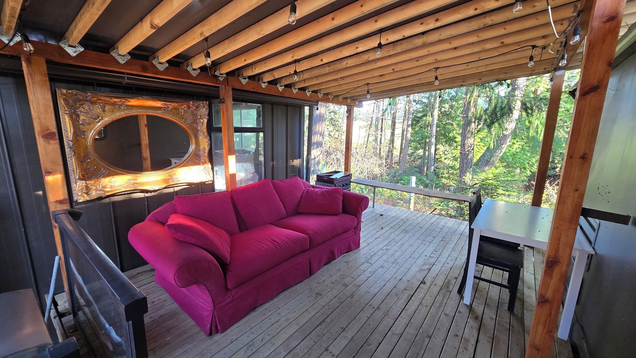 Photo of Livingroom in North Cowichan