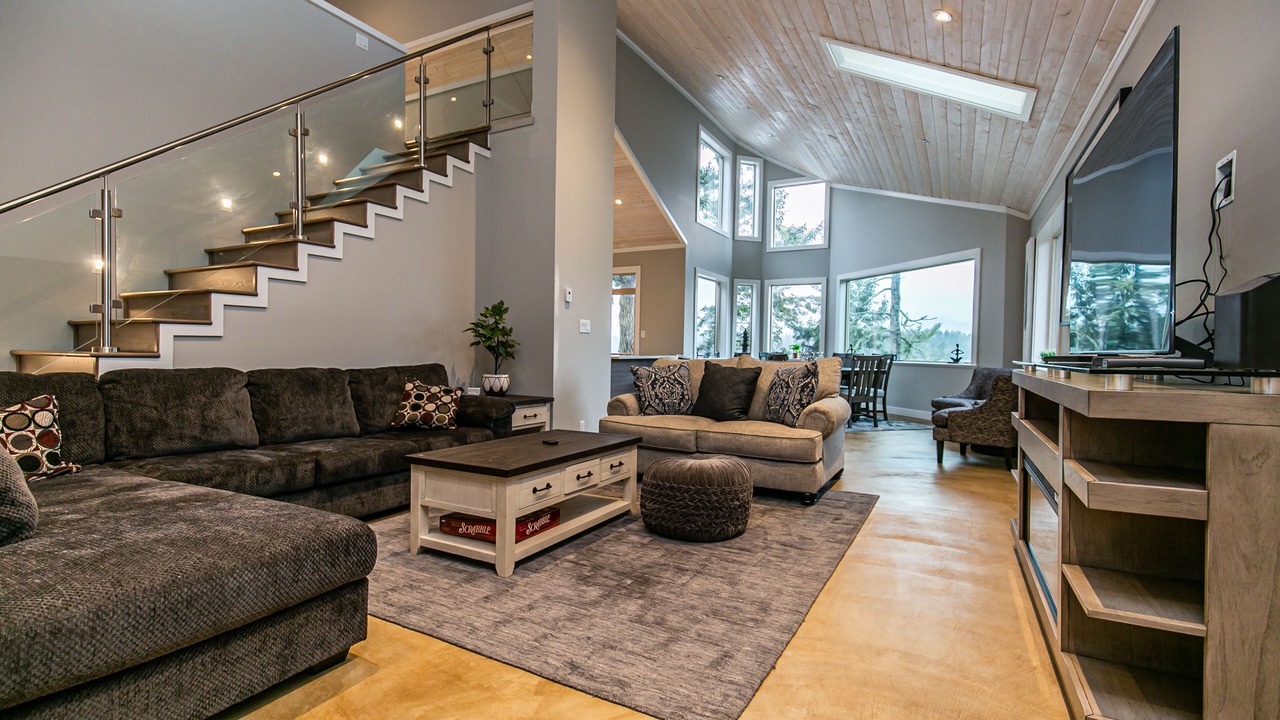 Photo of Livingroom in Juan de Fuca Electoral Area