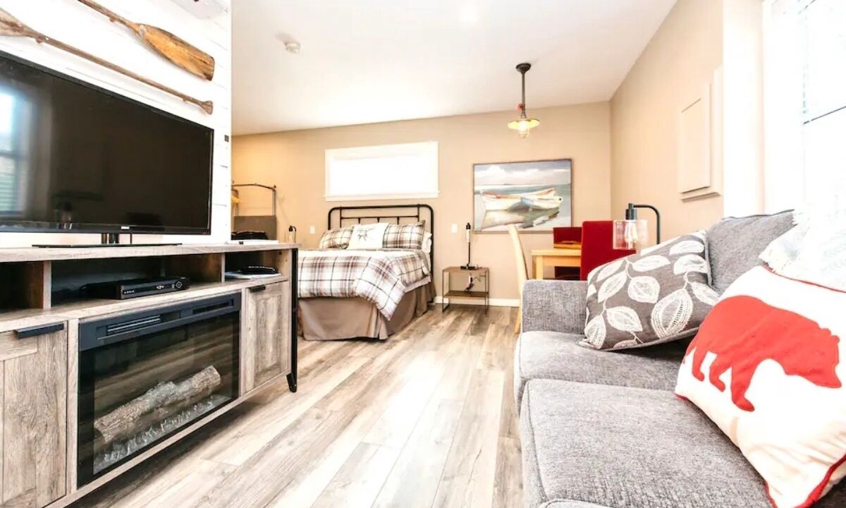 Photo of Livingroom in Shawnigan Lake