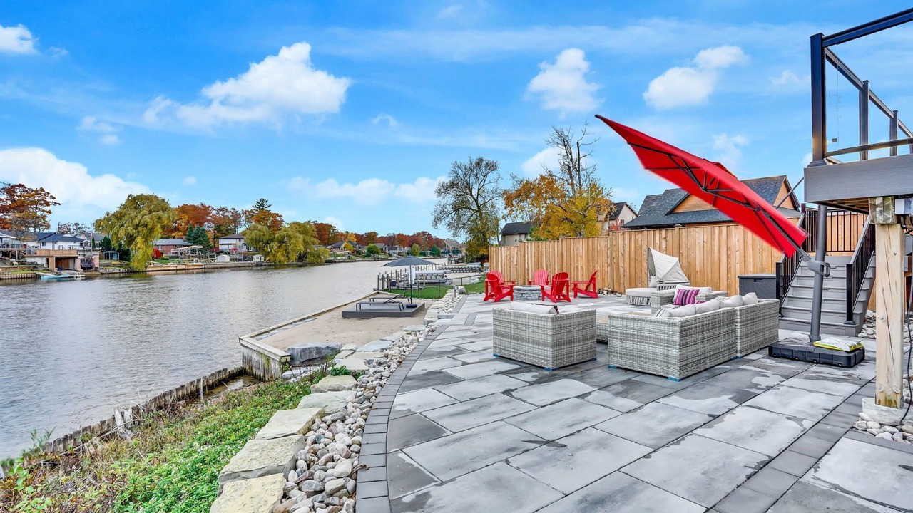 Photo of Patio Balcony in Wasaga Beach
