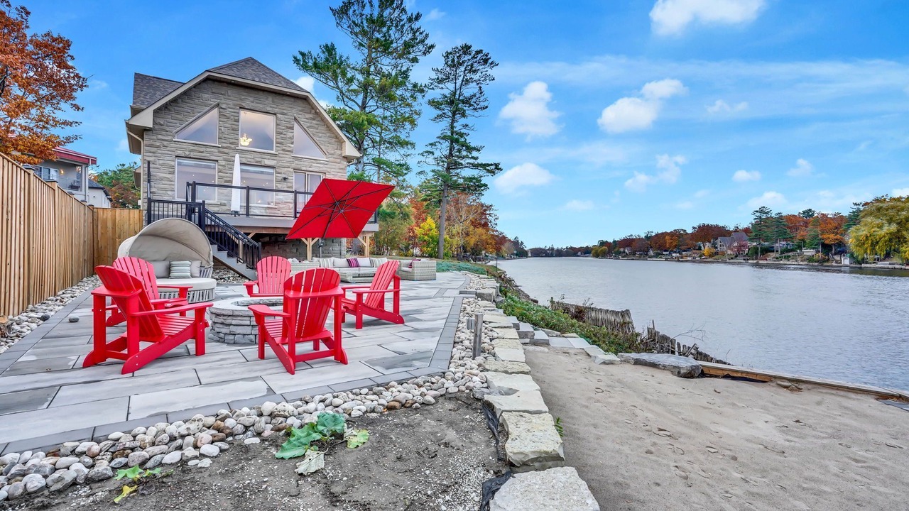 Photo of Patio Balcony in Wasaga Beach