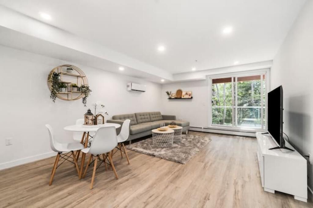 Photo of Livingroom in Dartmouth