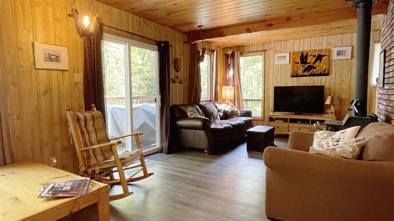 Photo of Livingroom in North Kawartha