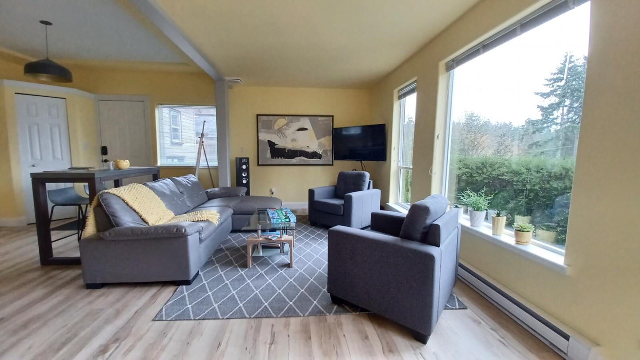 Photo of Livingroom in Sechelt