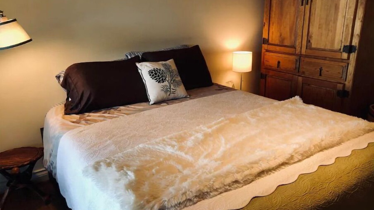 Photo of Bedroom in Mill Bay