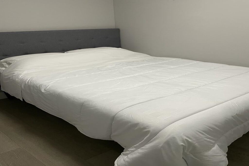 Photo of Bedroom in Renfrew-Collingwood