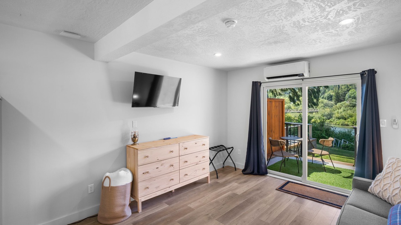 Photo of Livingroom in Lake Cowichan