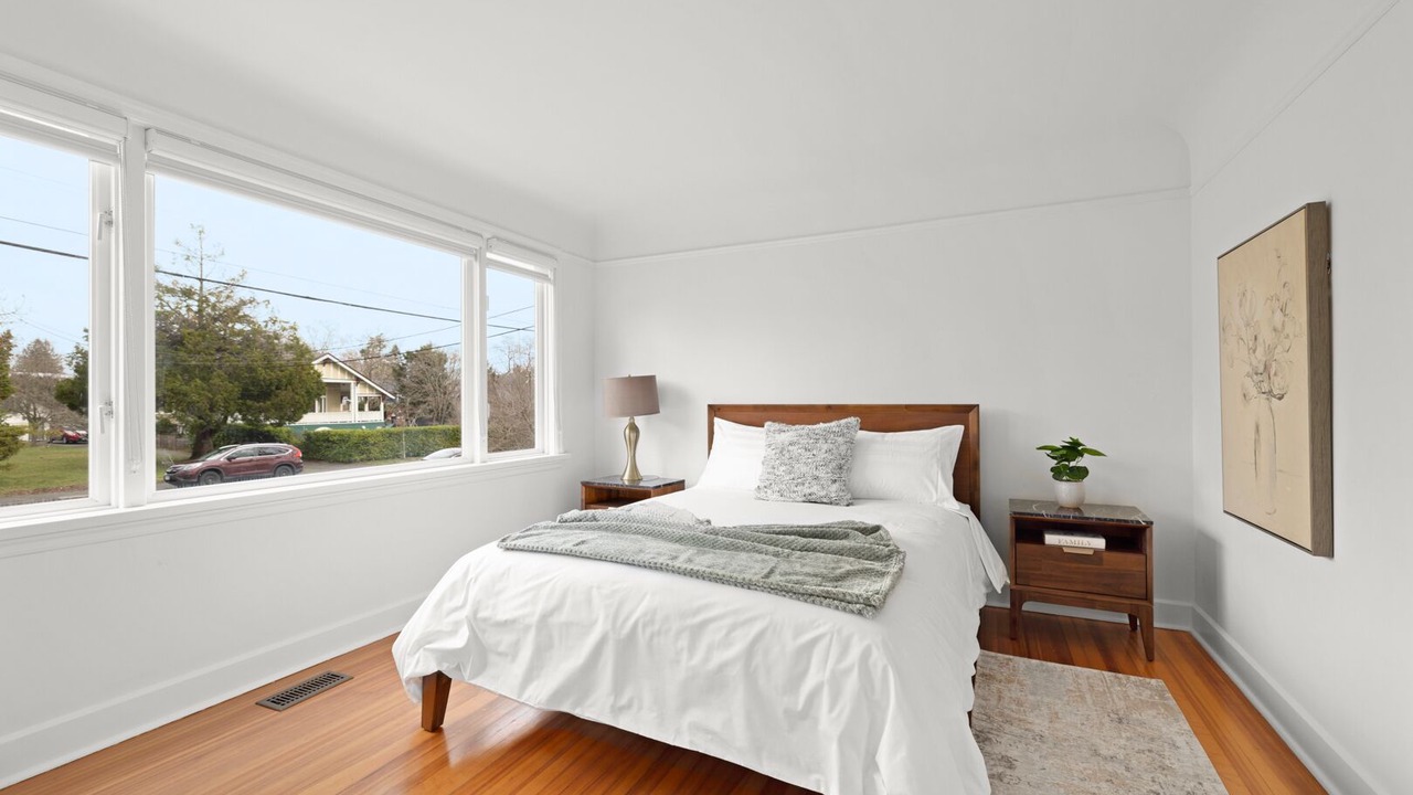 Photo of Bedroom in South Oak Bay