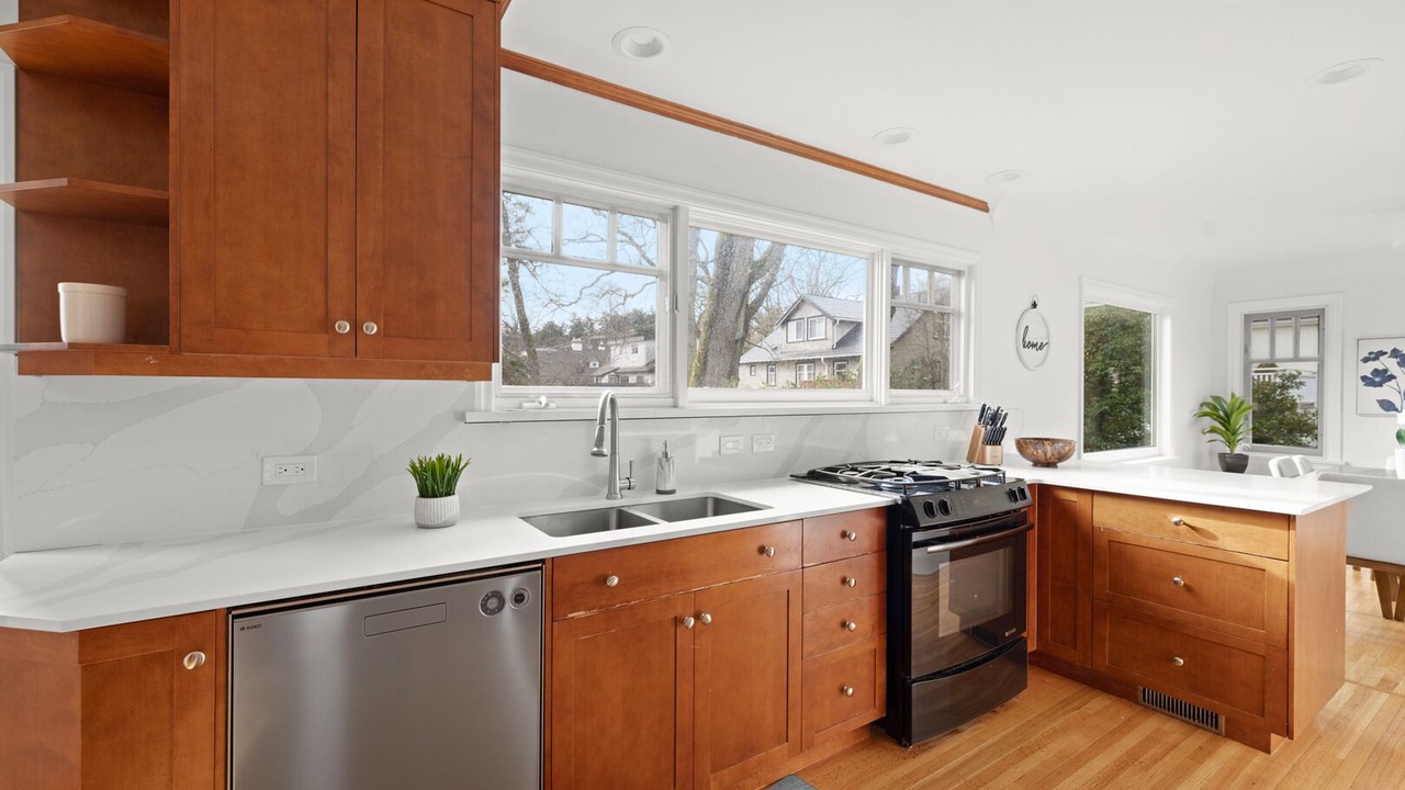 Photo of Kitchen in South Oak Bay