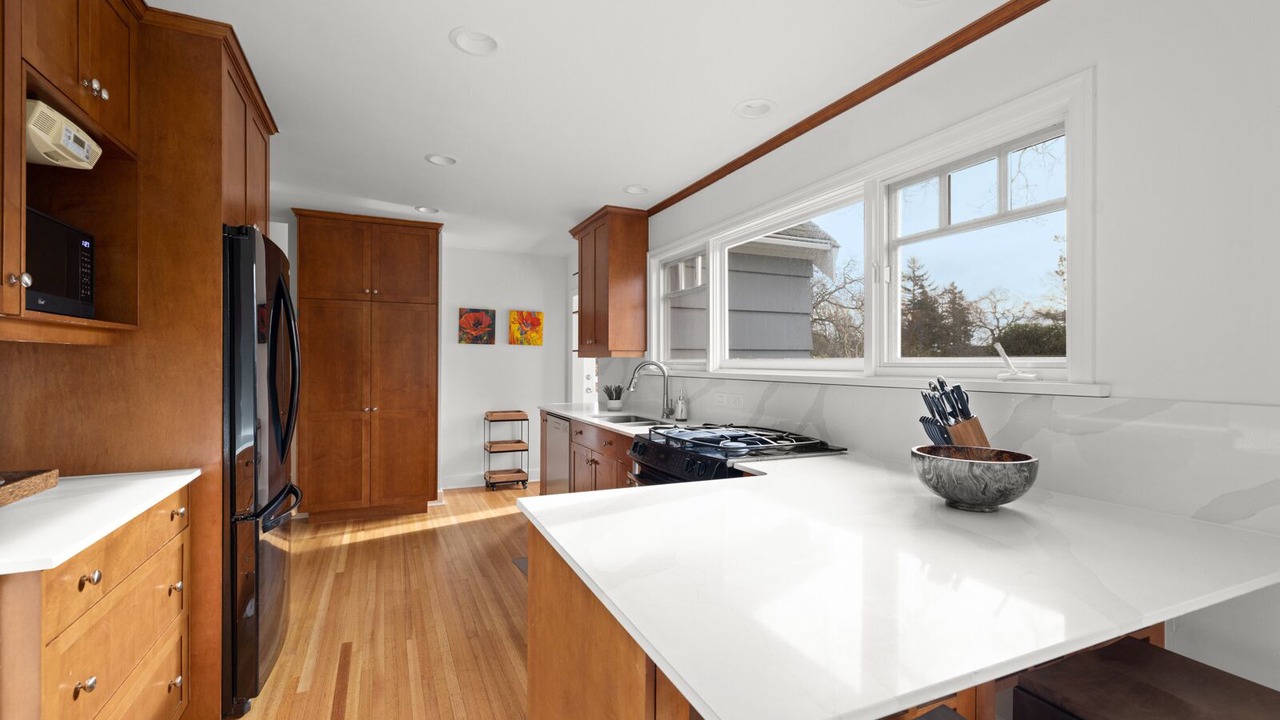 Photo of Kitchen in South Oak Bay