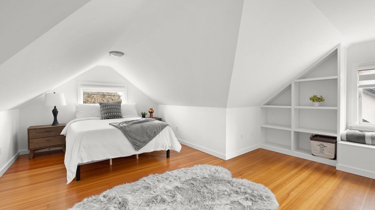 Photo of Bedroom in South Oak Bay