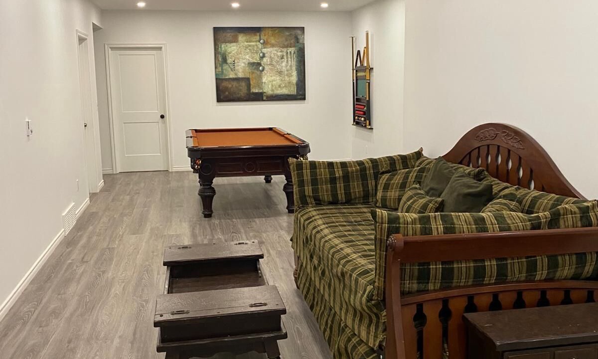 Photo of Livingroom in East Kootenay