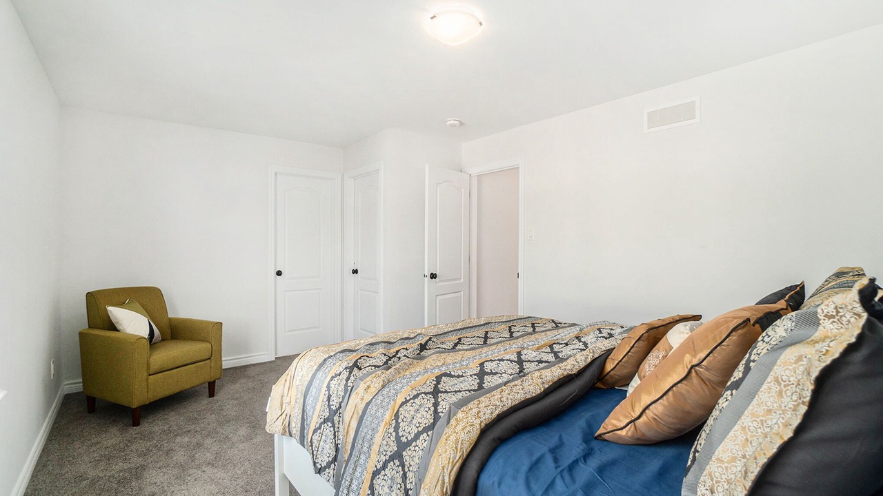 Photo of Bedroom in Ottawa Division