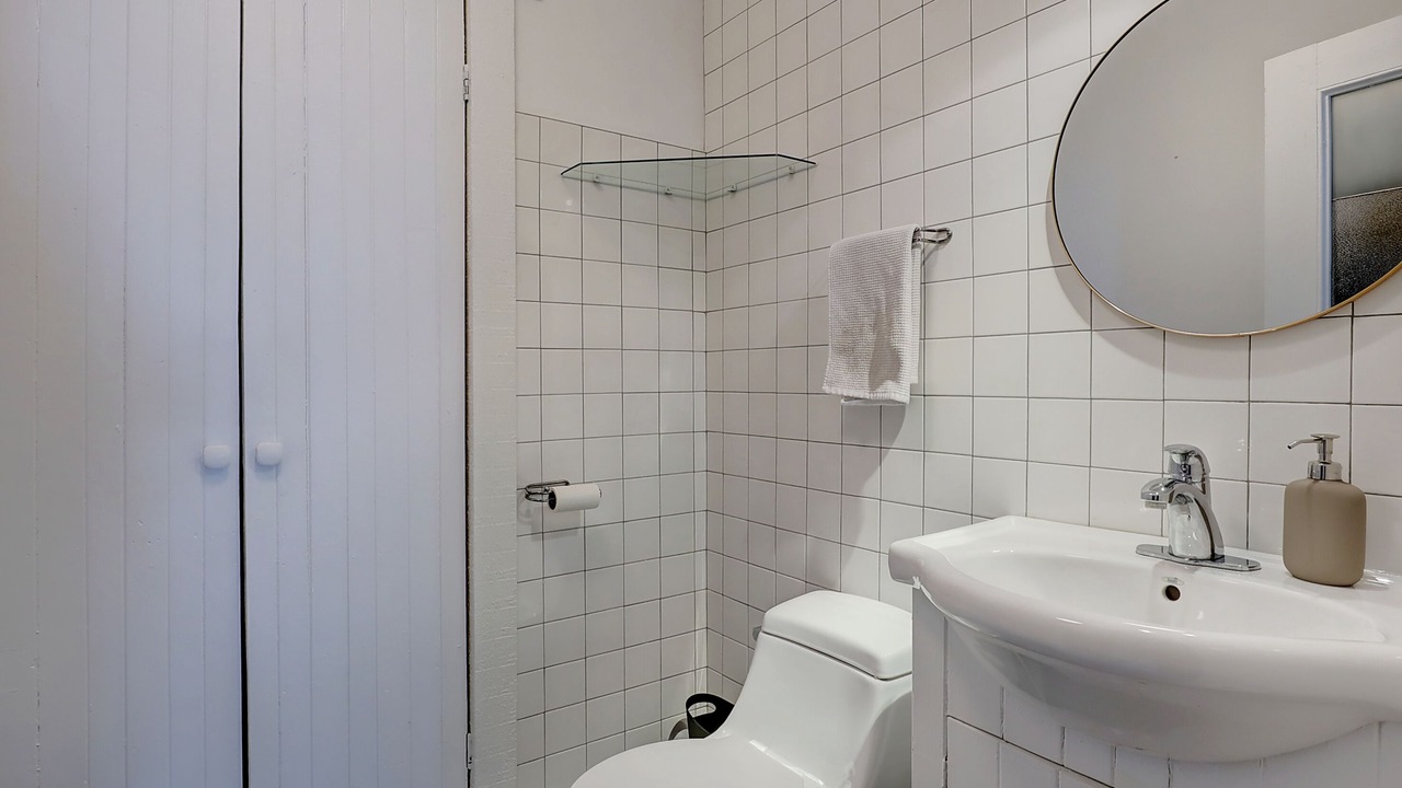 Photo of Bathroom in Le Haut-Saint-Francois Regional County Municipality
