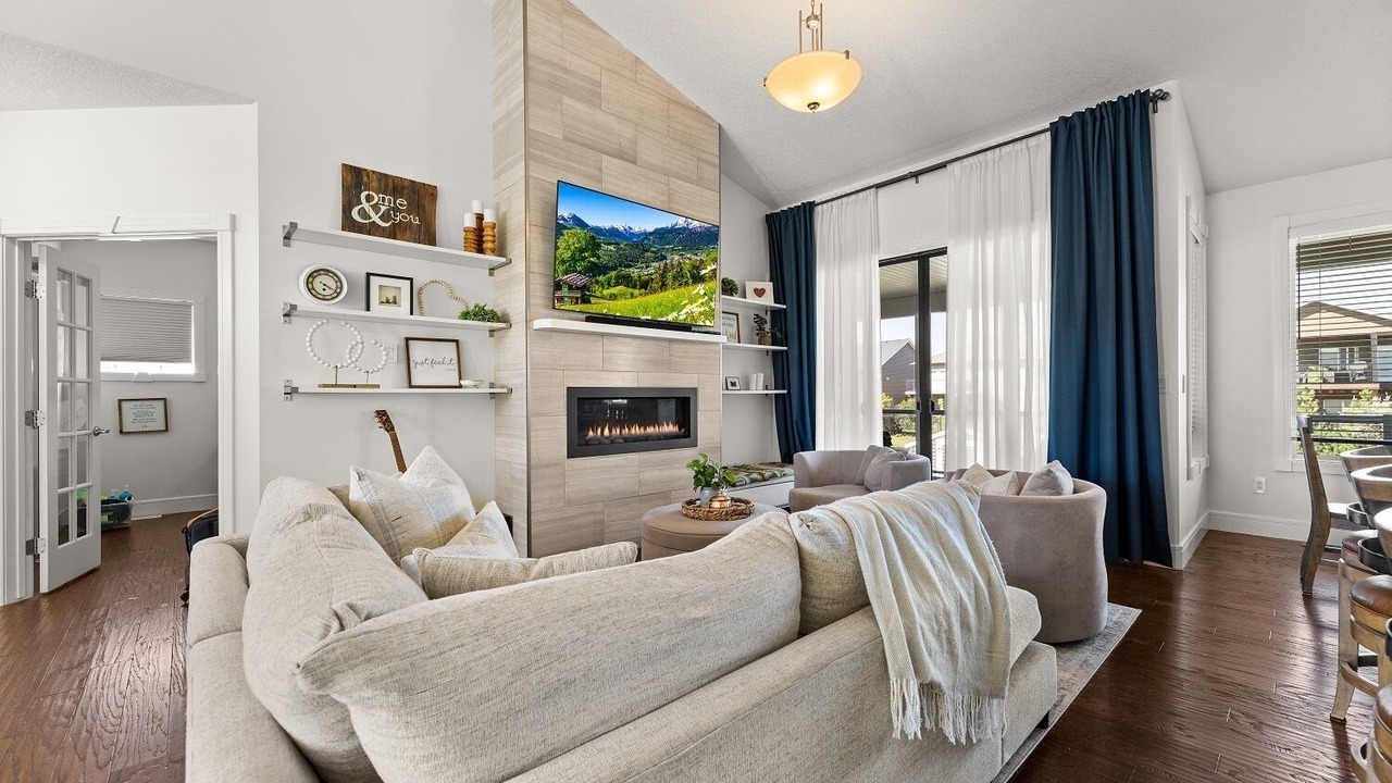 Photo of Livingroom in Olds