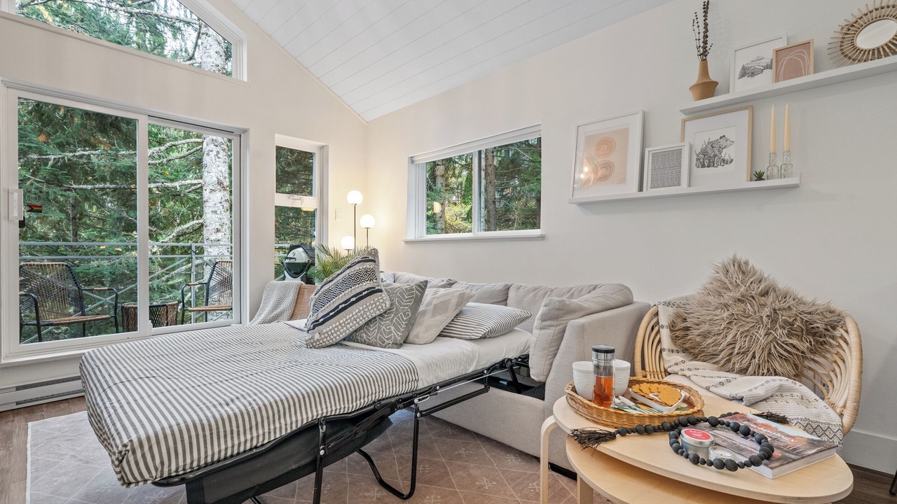 Photo of Livingroom in Whistler Creekside
