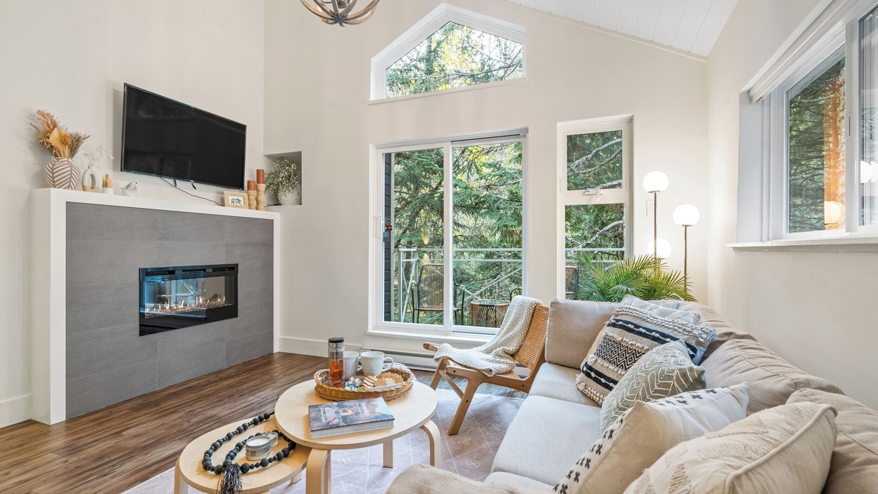 Photo of Livingroom in Whistler Creekside