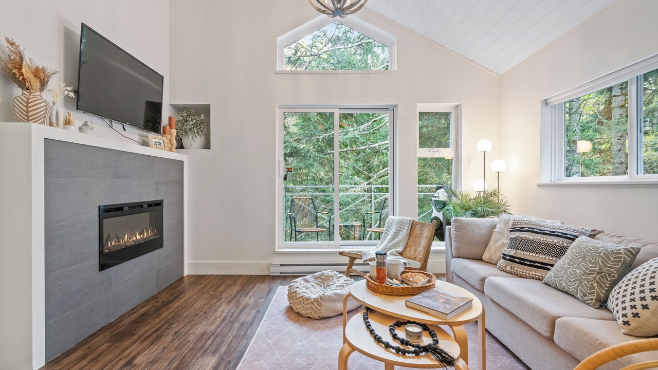 Photo of Livingroom in Whistler Creekside