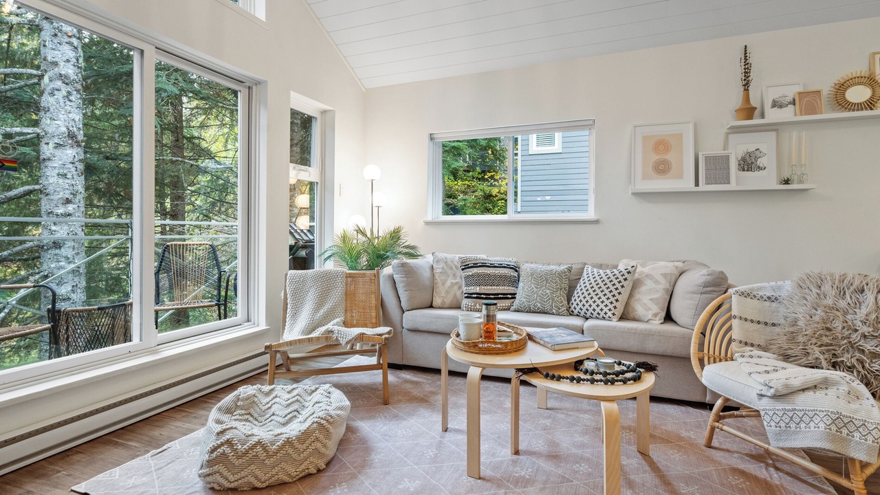 Photo of Livingroom in Whistler Creekside