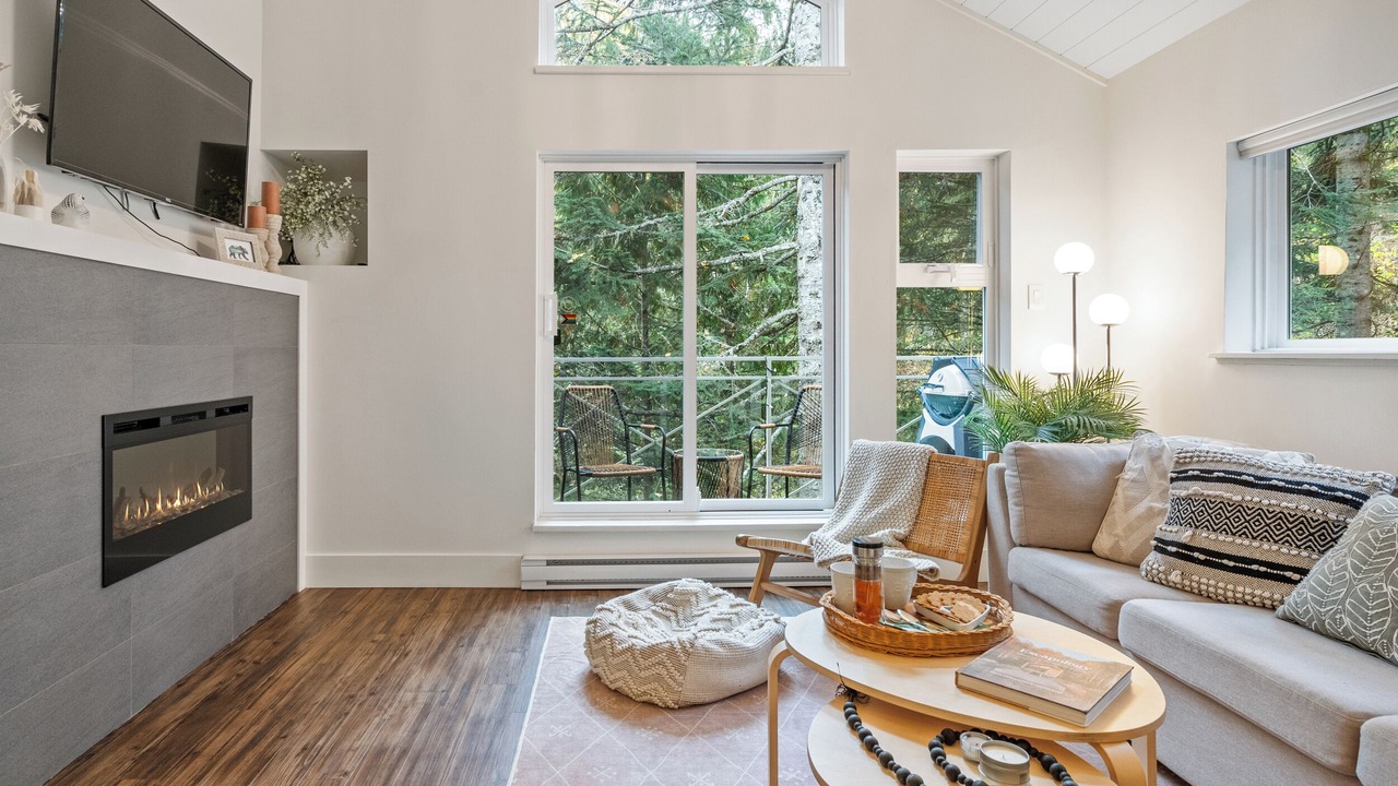 Photo of Livingroom in Whistler Creekside