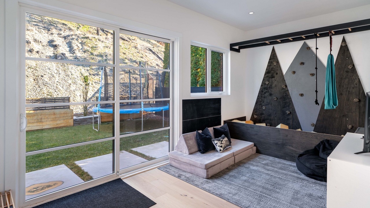Photo of Livingroom in Central Okanagan