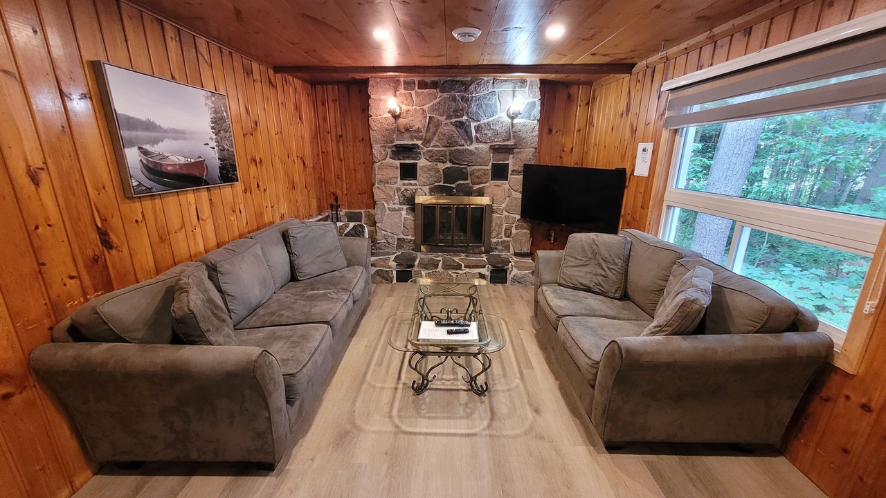 Photo of Livingroom in Petawawa