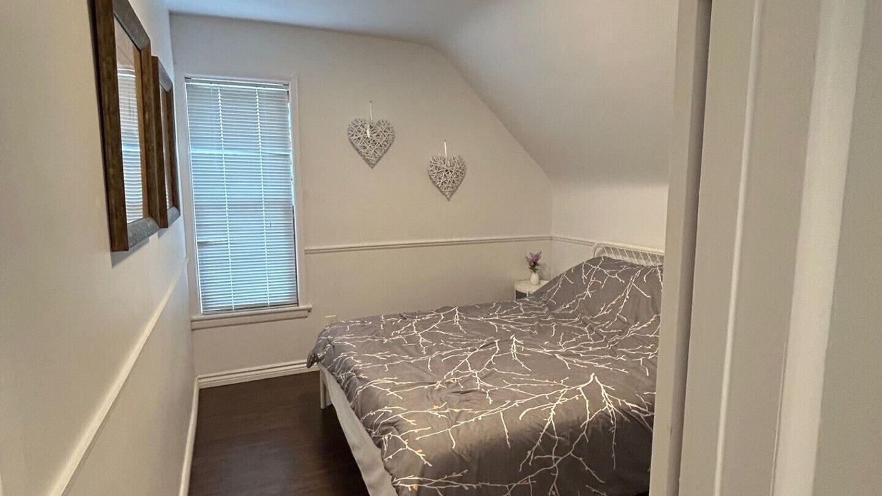 Photo of Bedroom in Bridgeview