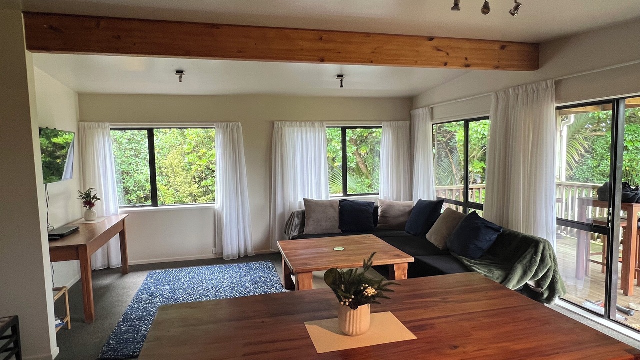 Photo of Livingroom in Tuateawa