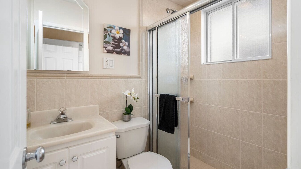 Photo of Bathroom in Applewood