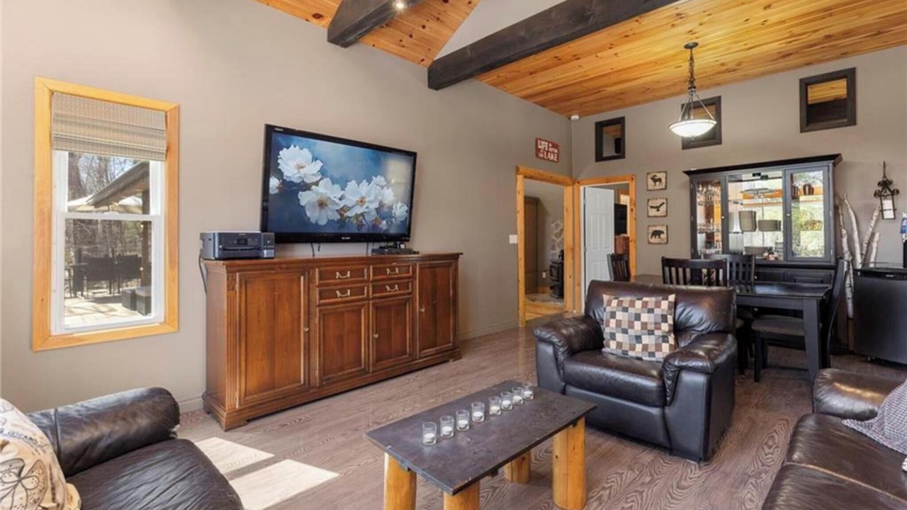 Photo of Livingroom in McKellar