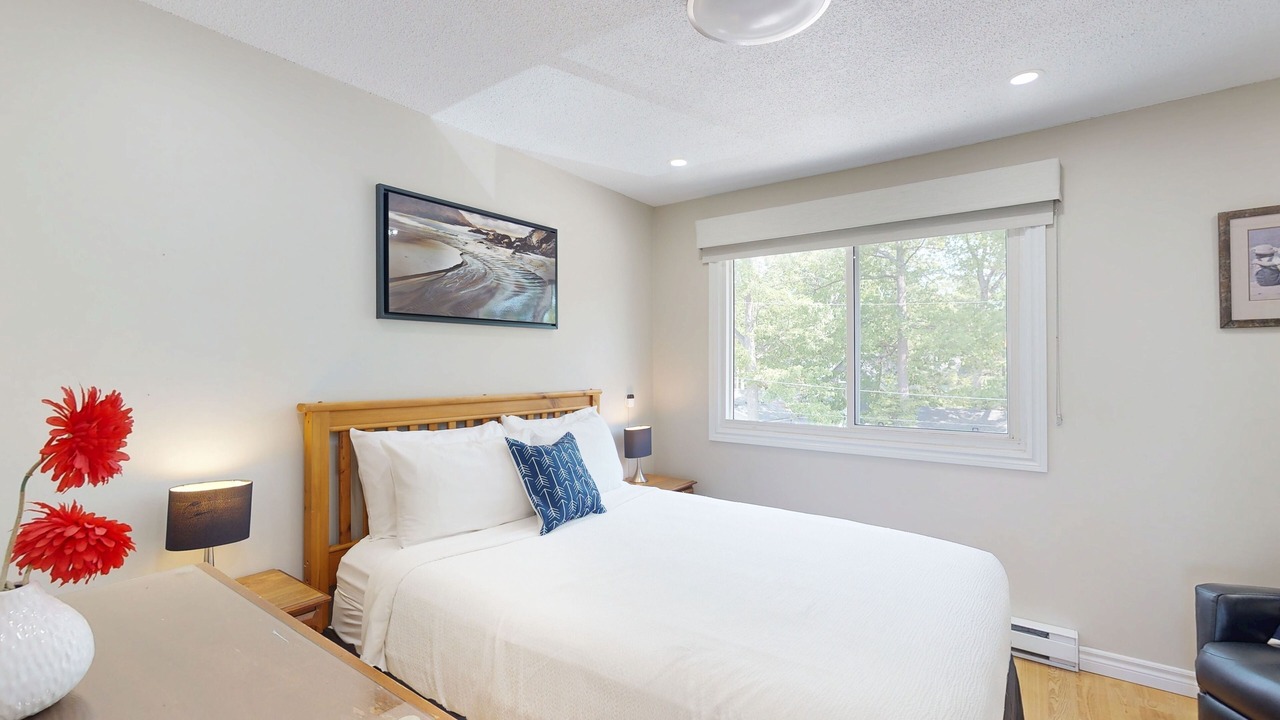 Photo of Bedroom in Wasaga Beach