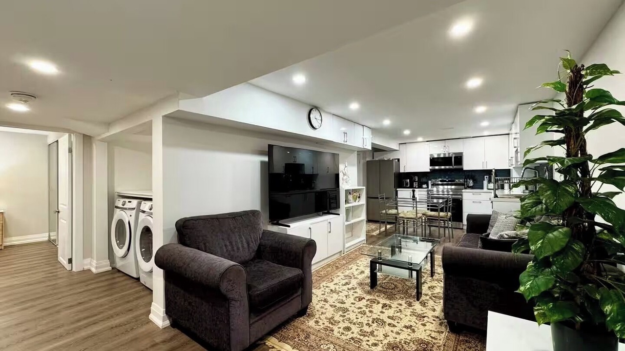 Photo of Livingroom in Ajax