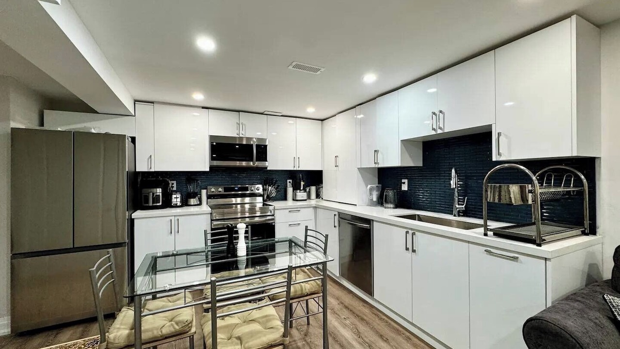 Photo of Livingroom in Ajax
