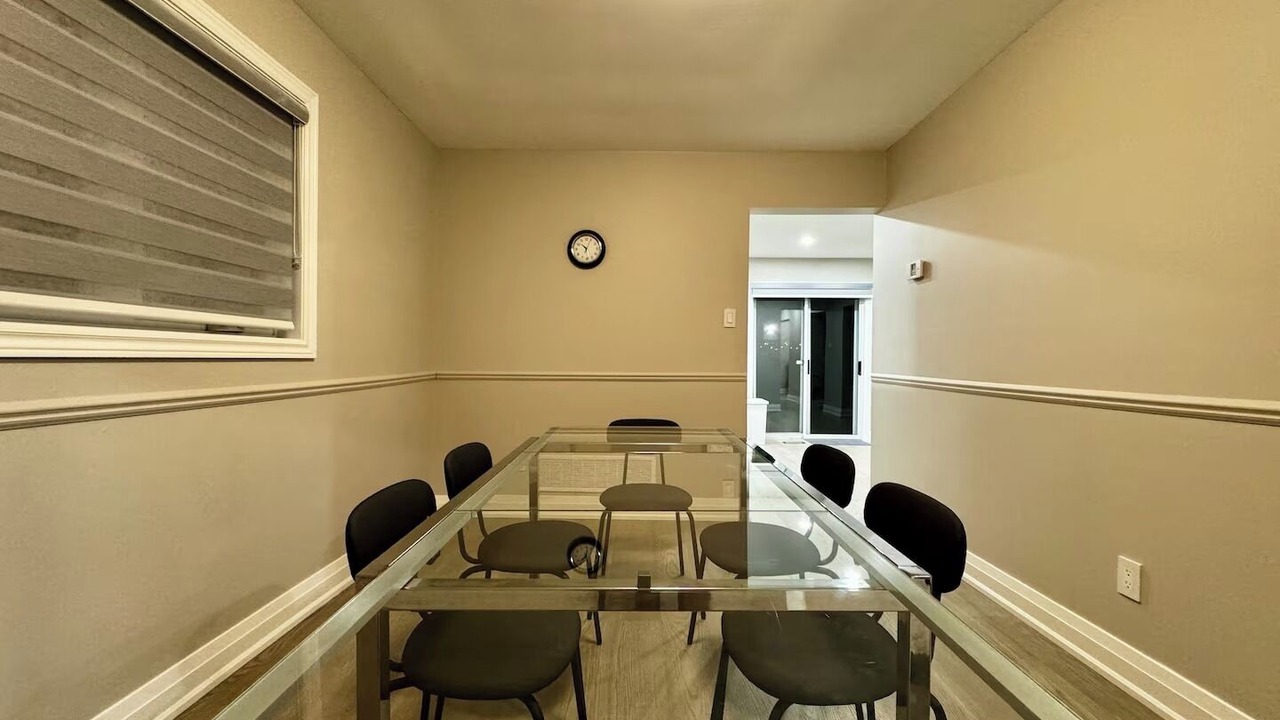 Photo of Livingroom in Ajax