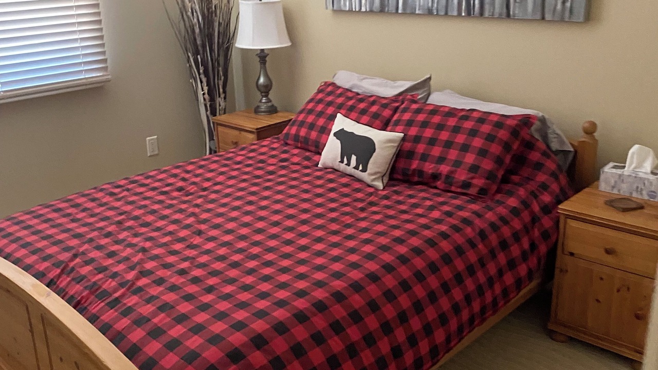 Photo of Bedroom in Parkland Beach