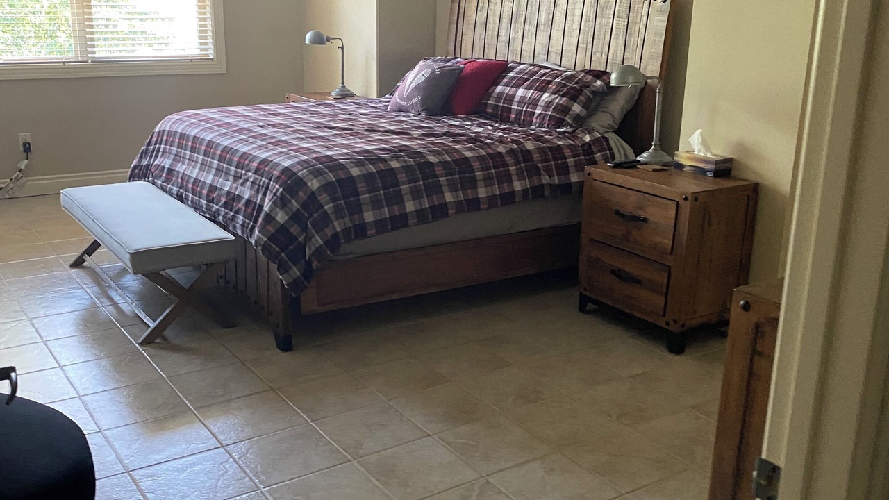 Photo of Bedroom in Parkland Beach