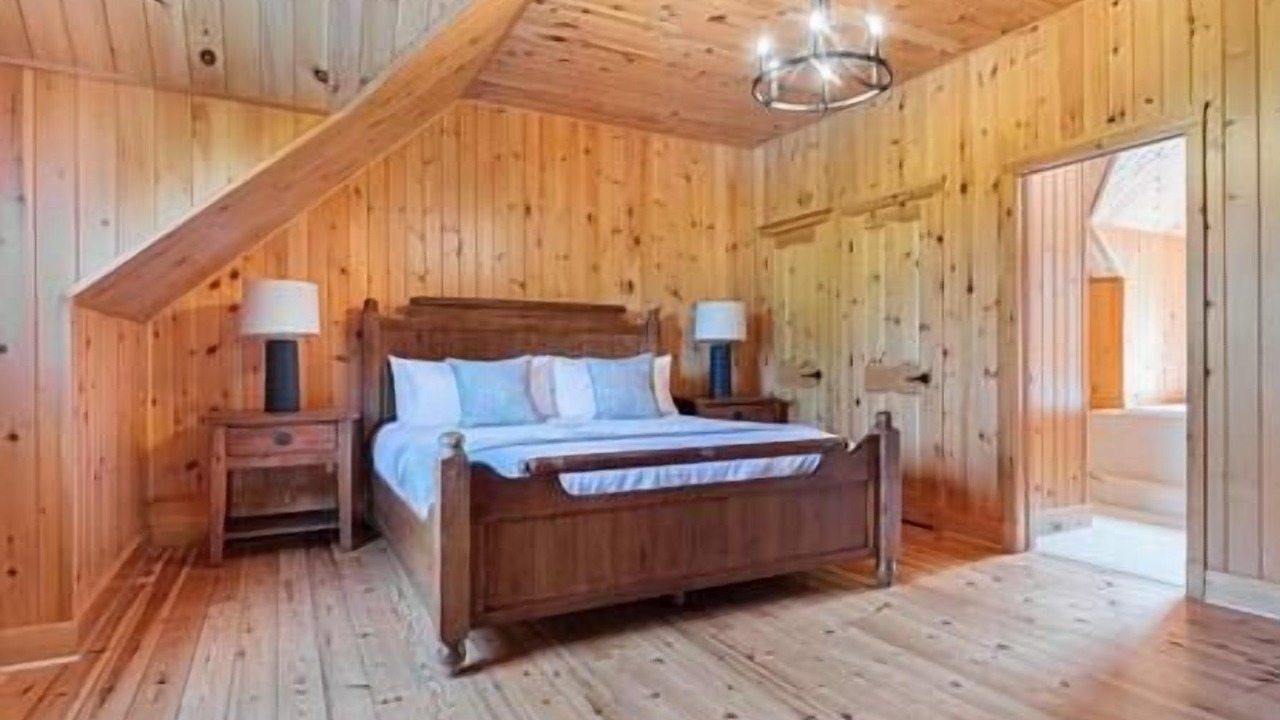 Photo of Bedroom in Fiddler Lake Resort