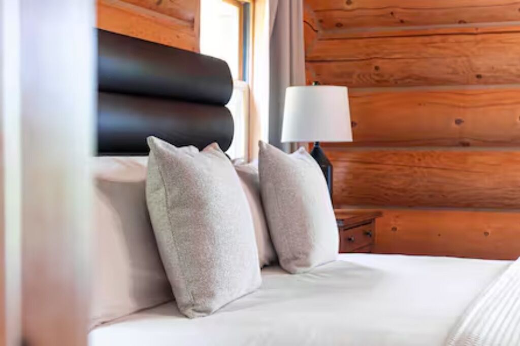 Photo of Bedroom in Fiddler Lake Resort